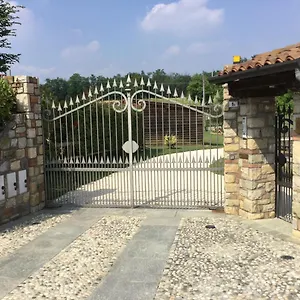 https://bb-corte-santangelo.it-lombardy.com
