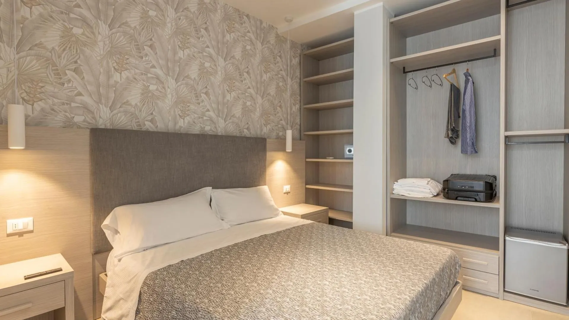Affittacamere Ilenia'S Boutique Rooms Follonica Italia