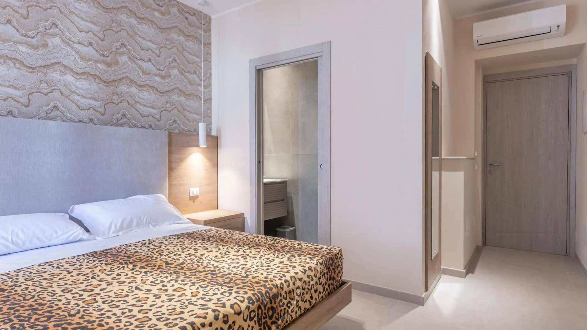 Ilenia'S Boutique Rooms Follonica 0*,  Italia