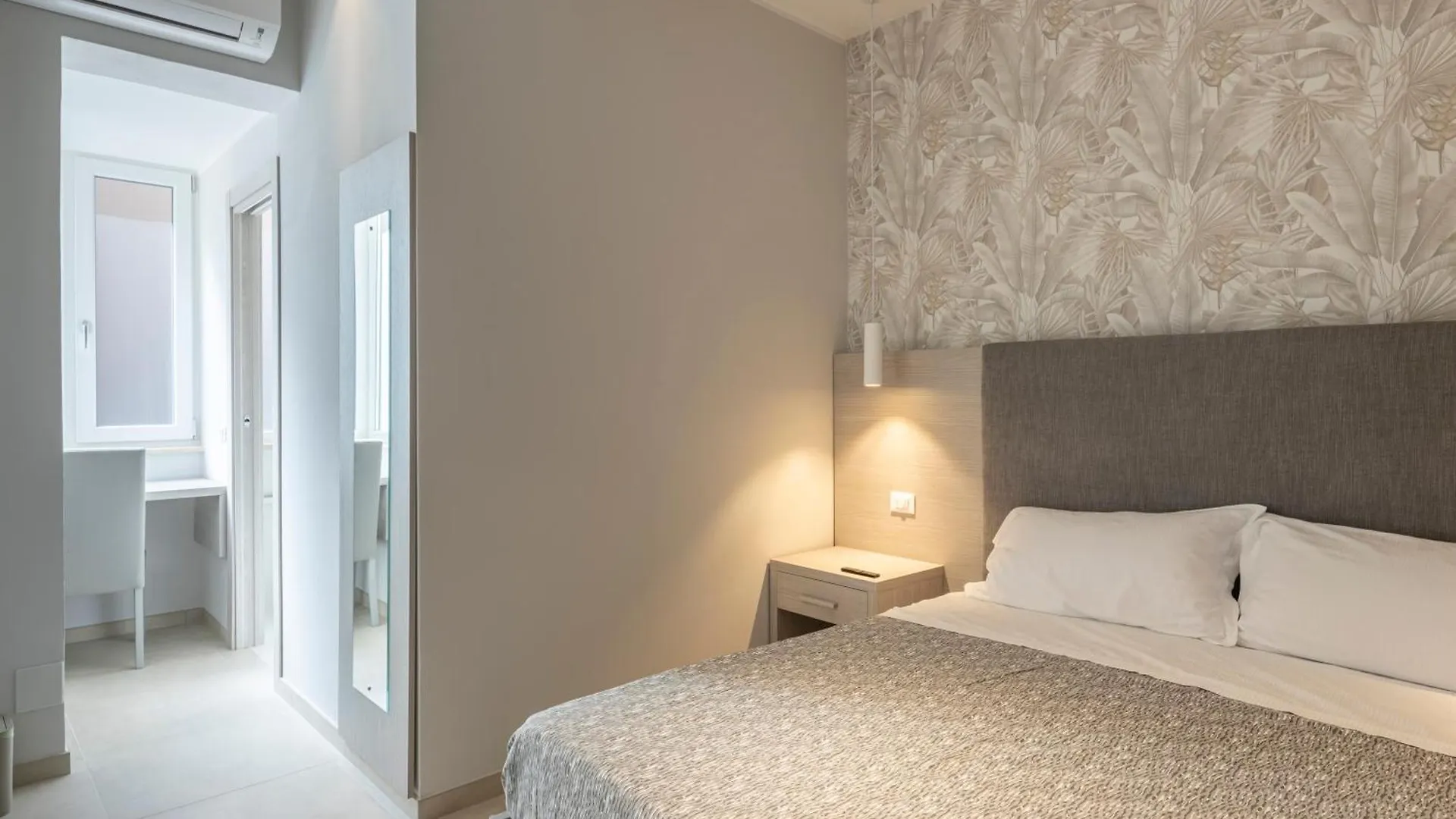 Ilenia'S Boutique Rooms Follonica 0*,  Italia