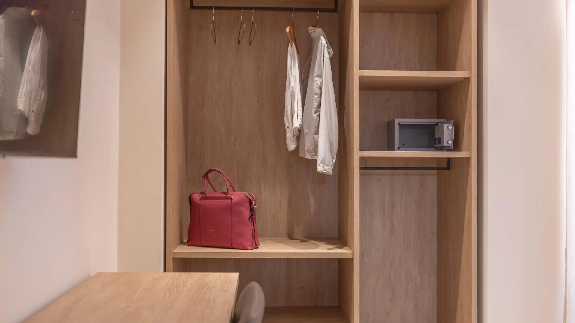 Ilenia'S Boutique Rooms Follonica Affittacamere