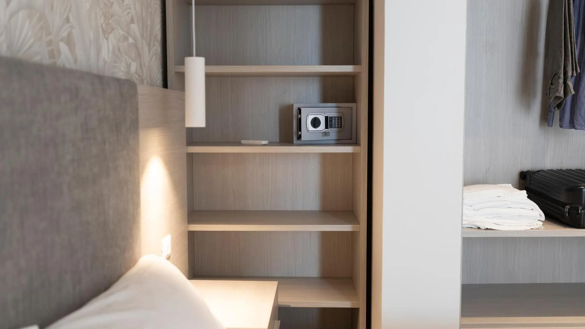Ilenia'S Boutique Rooms Follonica